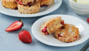 Bánh scone được chế biến được làm từ nguyên liệu rất đơn giản, hãy cùng yêu bếp núc tìm hiểu dưới bài viết nhé!
