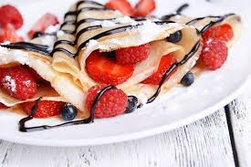 Bánh crepe được chế biến được làm từ nguyên liệu rất đơn giản, hãy cùng yêu bếp núc tìm hiểu dưới bài viết nhé!