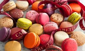 Bánh macaron được chế biến được làm từ nguyên liệu rất đơn giản, hãy cùng yêu bếp núc tìm hiểu dưới bài viết nhé!