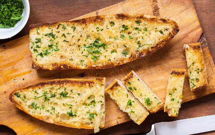 Cách làm bánh mì bơ tỏi