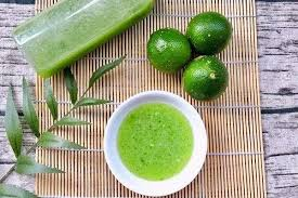 Nguyên liệu làm nước chấm chân gà nướng
Ớt hiểm/ ớt xanh: 10 trái
Muối: 2 muỗng canh
Đường: 2 muỗng canh
Bột ngọt: 1 muỗng canh
Chanh tươi: Vắt lấy nước cốt khoảng 1 quả chanh
Lá chanh: 10 lá
