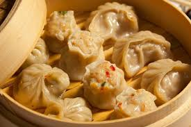 Bánh há cảo là một loại bánh có phần nhân thơm ngọt, mọng nước, vỏ bánh bên ngoài mềm dẻo tạo nên hương vị thơm ngon. Là món ăn được rất nhiều người yêu thích bạn có thể tìm hiểu cách làm dưới bài viết dưới đây. Mình sẽ chia sẻ cho mọi người cách làm bánh há cảo tại nhà thơm ngon như ngoài nhà hàng và hàng quán. Hãy theo chân cùng yêu bếp núc cùng bắt tay vào bếp thực hiện món ăn này nhé!