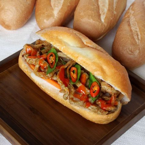 Cách làm bánh mì chả cá ngon