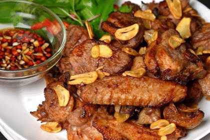cách làm vịt cháy tỏi bằng nồi chiên không dầu
