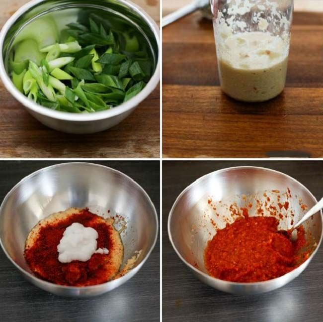 Bước 5: Chuẩn Bị Gia Vị
Tỏi và gừng: Băm nhuyễn tỏi và gừng.
Hỗn hợp gia vị: Trong một tô lớn, trộn đều ớt bột Hàn Quốc, tỏi băm, gừng băm, mắm tép, nước mơ (hoặc nước ép lê), đường và bột nếp đã nấu chín. Khuấy đều cho đến khi hỗn hợp trở nên sền sệt và đồng nhất.