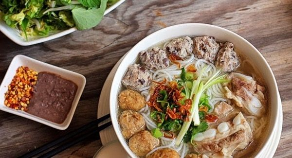 Cách nấu bún mọc sườn non ngon