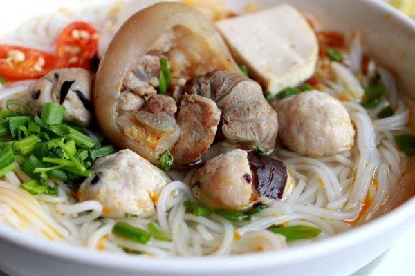 Cách nấu bún giò heo tại nhà ngon