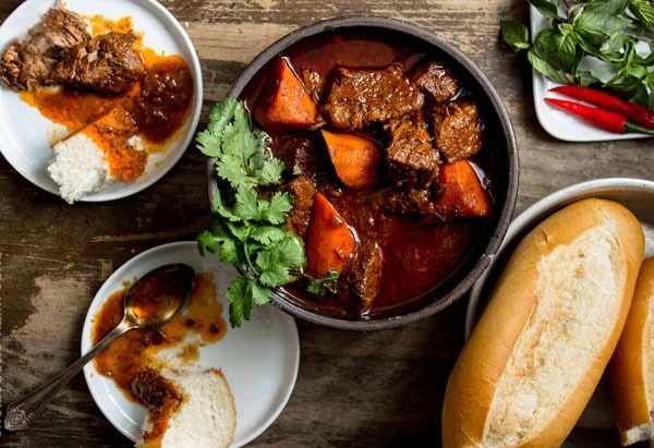 Cách làm bánh mì sốt vang ngon