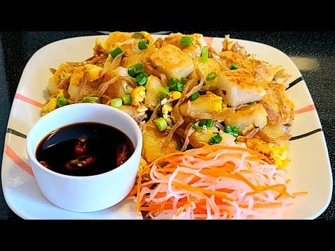 💡Bí quyết để bột chiên “chuẩn vị Sài Gòn”
Tỷ lệ bột gạo/bột năng: bột năng giúp dai, nhưng quá nhiều làm bột khô cứng .
Dầu chiên nóng để vỏ giòn đúng cách.
Chiên trứng đúng lúc: sau khi bột vàng, đánh trứng vỗ lên tạo kết dính, thêm hành lá khi trứng gần chín.
Ăn ngay khi nóng: bột chiên nguội mất đi độ giòn hấp dẫn.